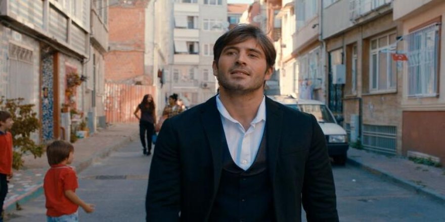 Hande Ataizi Camdaki Kız Hayri'yi Açıkladı! Ünlü Oyuncu Camdaki Kız'a Katıldı!