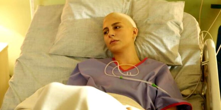 O Oyuncu Tüm Saçını Kazıttı! Yeni Filmi İçin Saçlarından Vazgeçti..