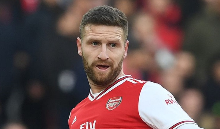 Mustafi Futbolu Bırakıyor