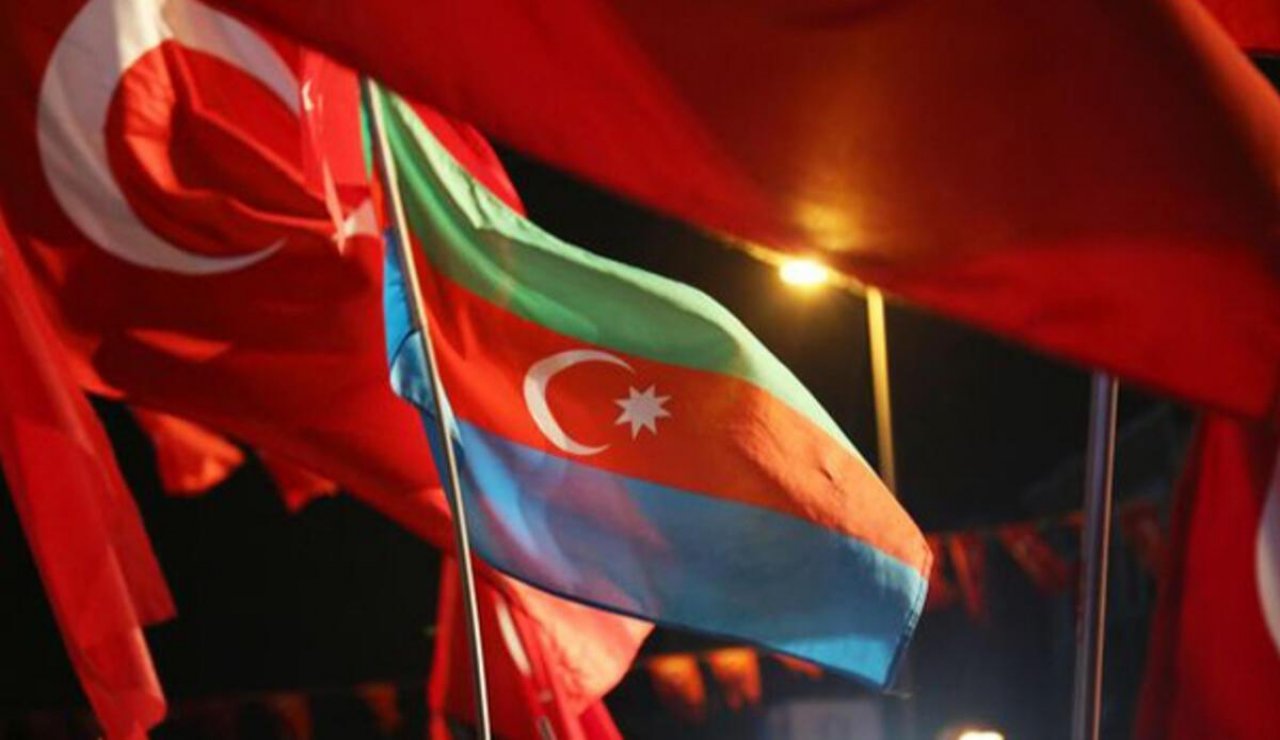 Azerbaycan’dan Duygulandıran Türkiye Kararı! Azerbaycan Deprem Nedeniyle Tüm Faaliyetleri Durdurdu!