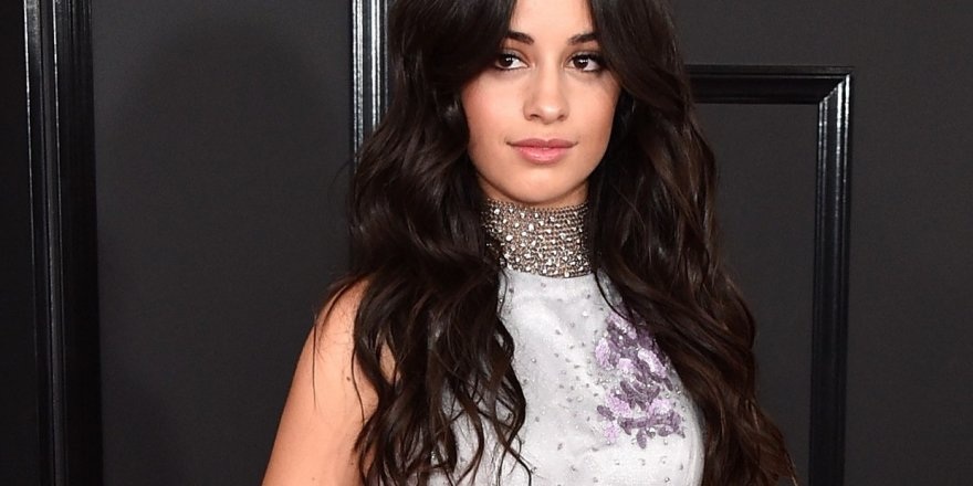 Ünlü Şarkıcı Camila Cabello çıplak fotoğrafını paylaştı