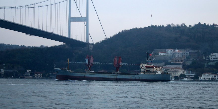 Rusya gemileri boğazdan geçmeye devam ediyor