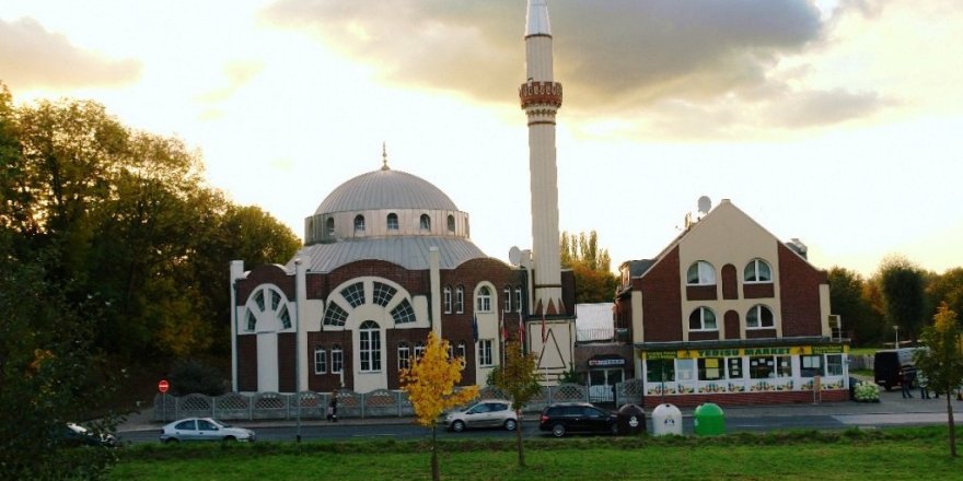 Almanya'da camiye tehdit mektubu gönderdiler