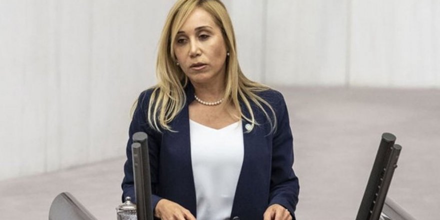 İYİ Parti'den İstifa Eden Vekil ve 5 Belediye Başkanı AK Parti'ye Geçti!