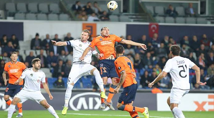 Başakşehir Galibiyetle Tanıştı