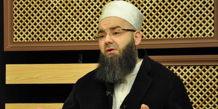 Cübbeli Ahmet Hoca Reklama Soyundu Kendi Başını Yaktı