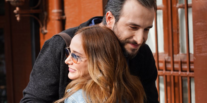 Ünlü oyuncu Burçin Terzioğlu'nun konuşmasını herkes pür dikkat dinledi