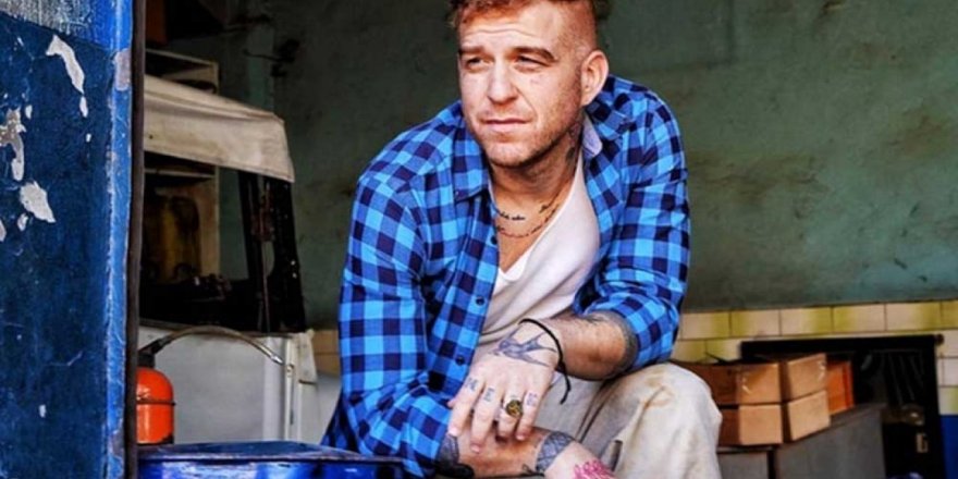 Athena Solisti Gökhan Özoğuz’dan Ekonomi Bakanı’na Gönderme