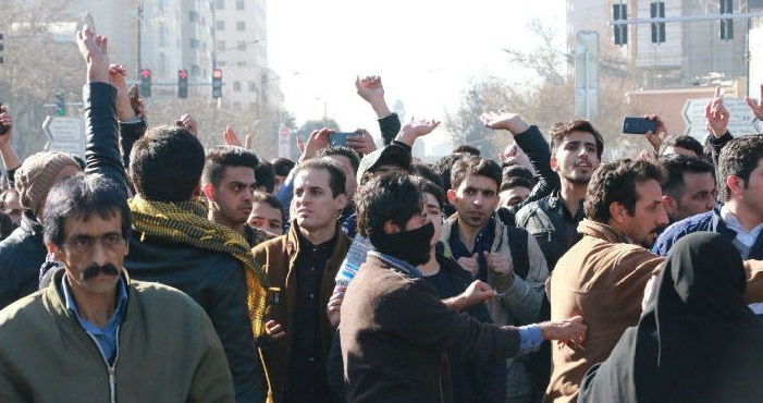 Ruhani, Dar Gelirli Vatandaşa Yardım Etmek Amacıyla Benzin Fiyatını Artırdık
