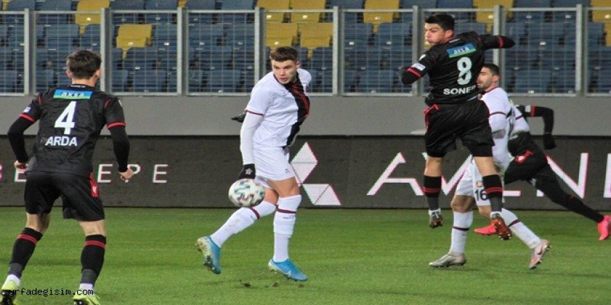 Fatih Karagümrük Spor Deplasmanda Şov Yaptı