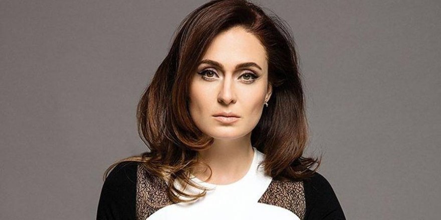Oyuncu Ceyda Düvenci'den tepki çeken paylaşım!