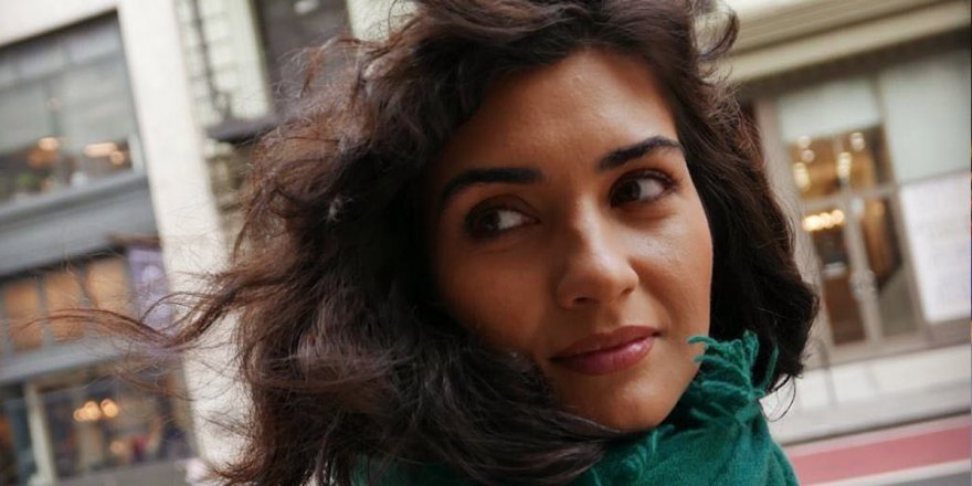 Tuba Büyüküstün Ekranlara Dönüyor! Ünlü Oyuncu Yeni Projesi İle Adeta Gündem Oldu