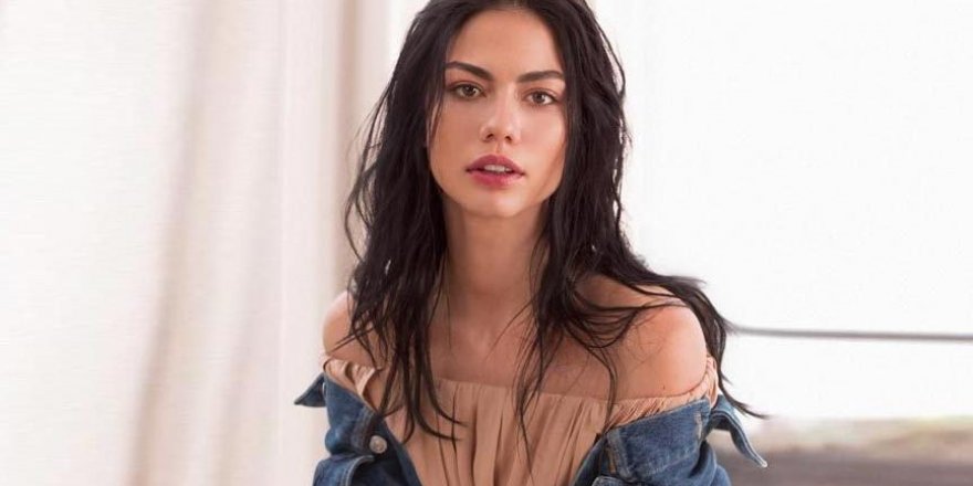 Demet Özdemir, Hayranlarına Büyük Sürpriz Yaptı! Ünlü Oyuncu Rol Aldığı Projeyi Açıkladı