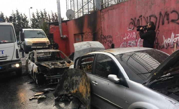 İstanbul’da Araçları Yakan Kişiler Aranıyor